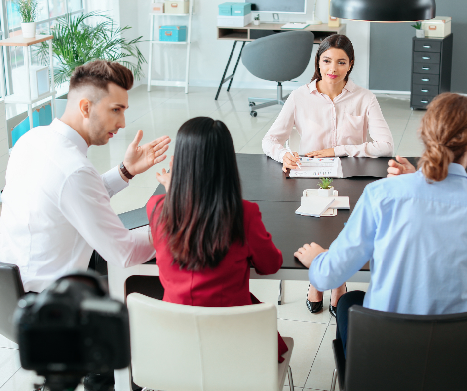 Cum poate să te ajute consultanța HR să îți dezvolți cariera și să îți îmbunătățești experiența profesională?